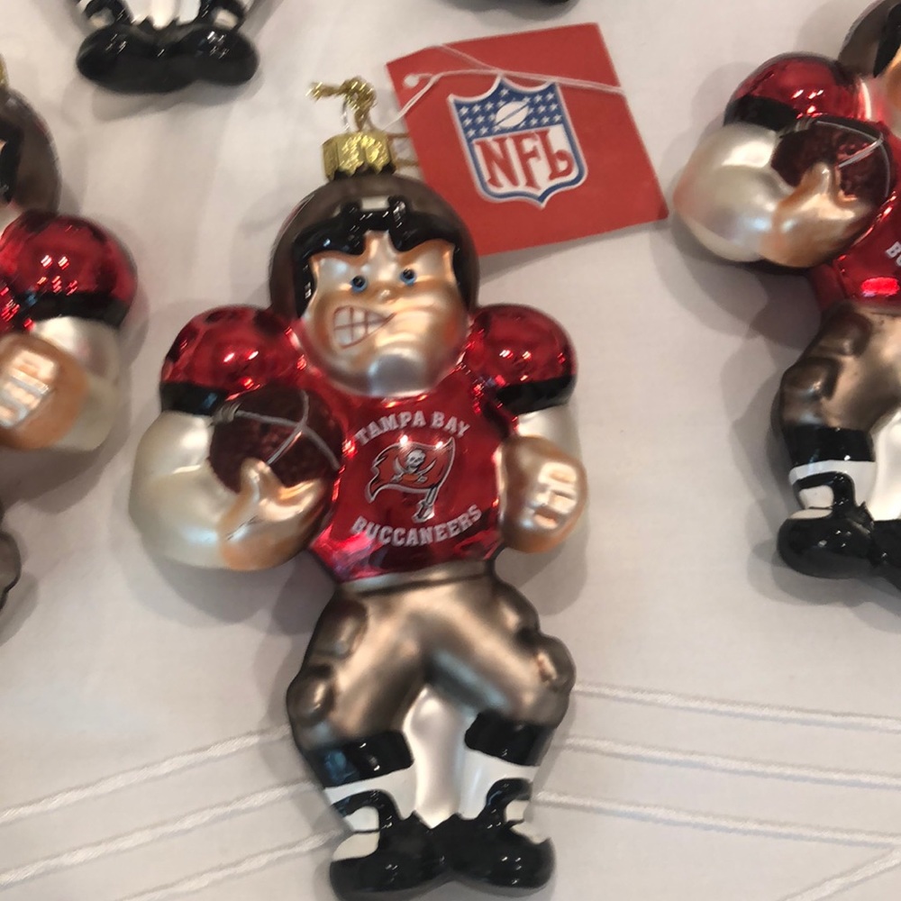Tampa Bay Buccaneers s/5 glass ornaments